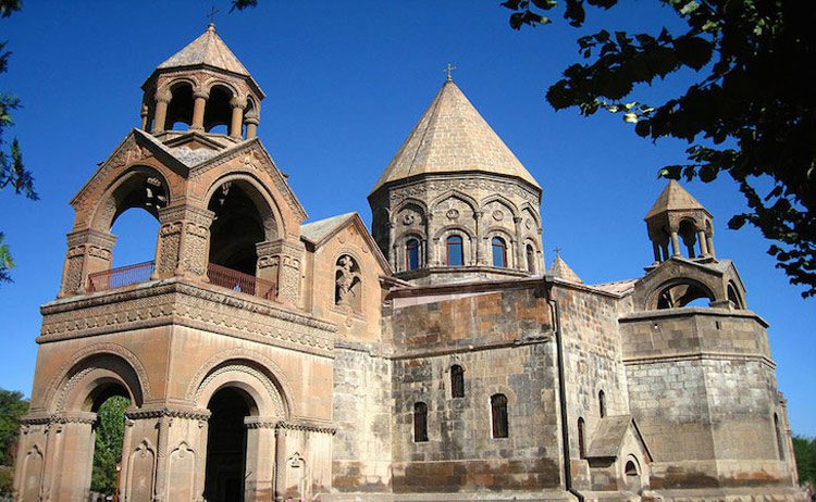 Etchmiadzin_cathedral - مجله گردشگری تاپ تراول